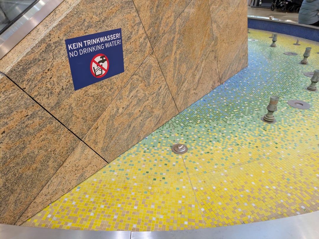 KEIN TRINKWASSER! NO DRINKING WATER!