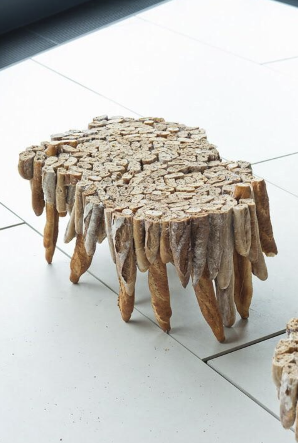 Baguette table