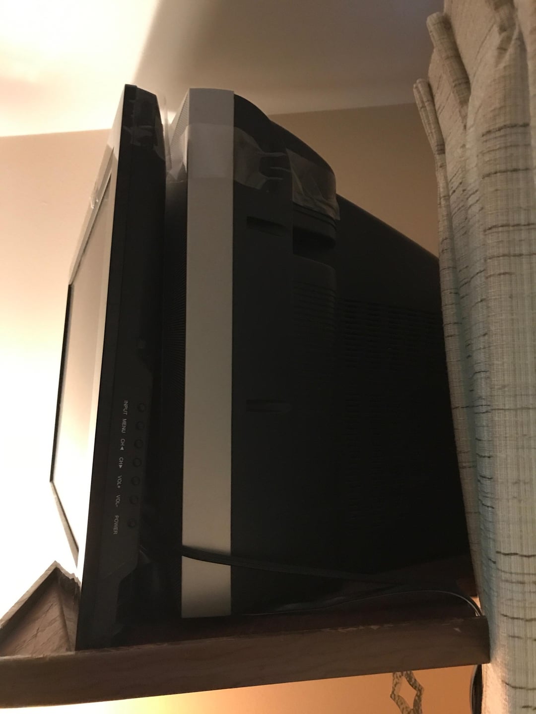 INPUT MENU CHA CH VOL+ VOL- POWER