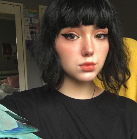 Mothemi Doomer Girl Selfie 1