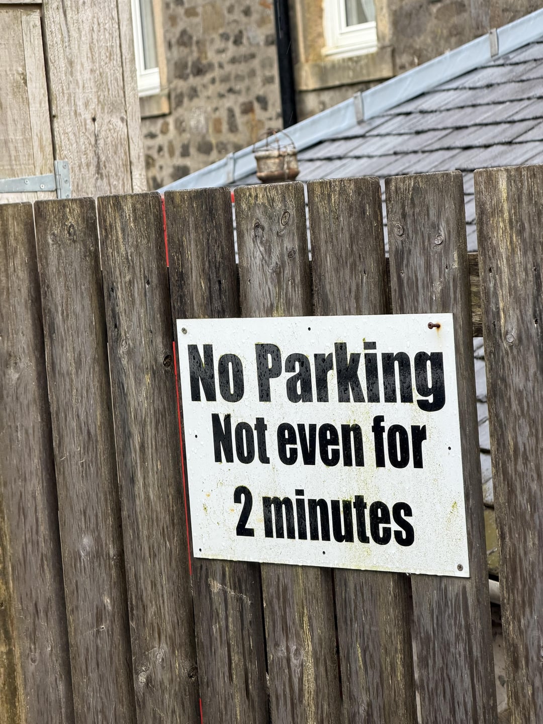 No Parking Not even for 2 minutes