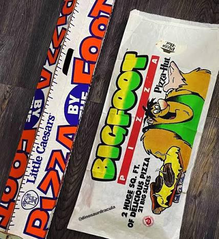 Little Caesars ツ PiszAC Foo @dinosaurdracula BY FOOT BIGFOOT 2 HUGE SQ. FT. OF DELICIOUS PIZZA 21 BIG SLICES Z Z A Pizza Hut Pizza Hut