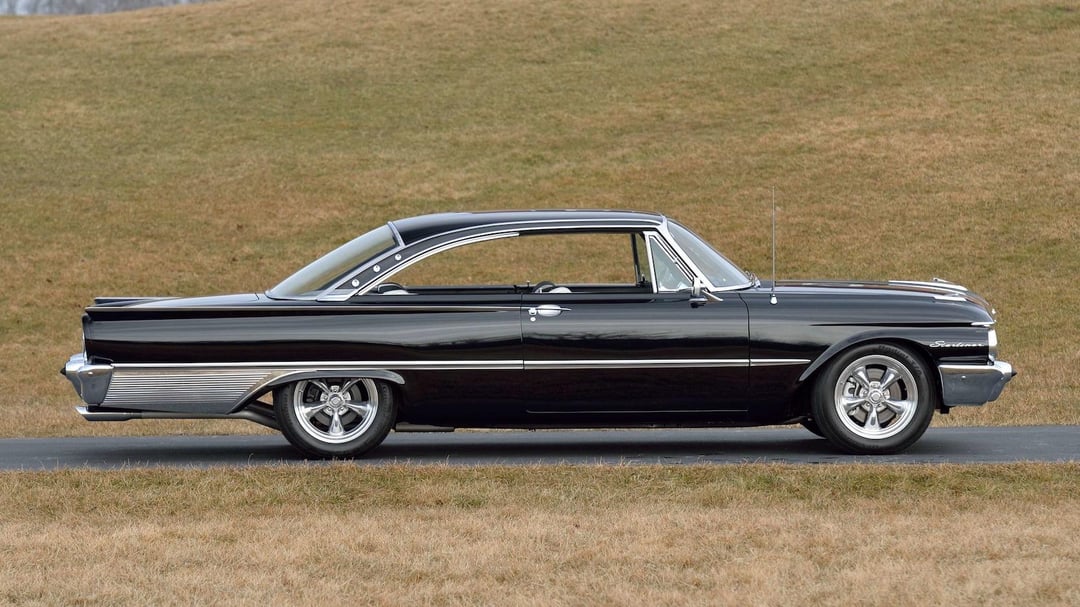 1961 Ford Galaxie Starliner