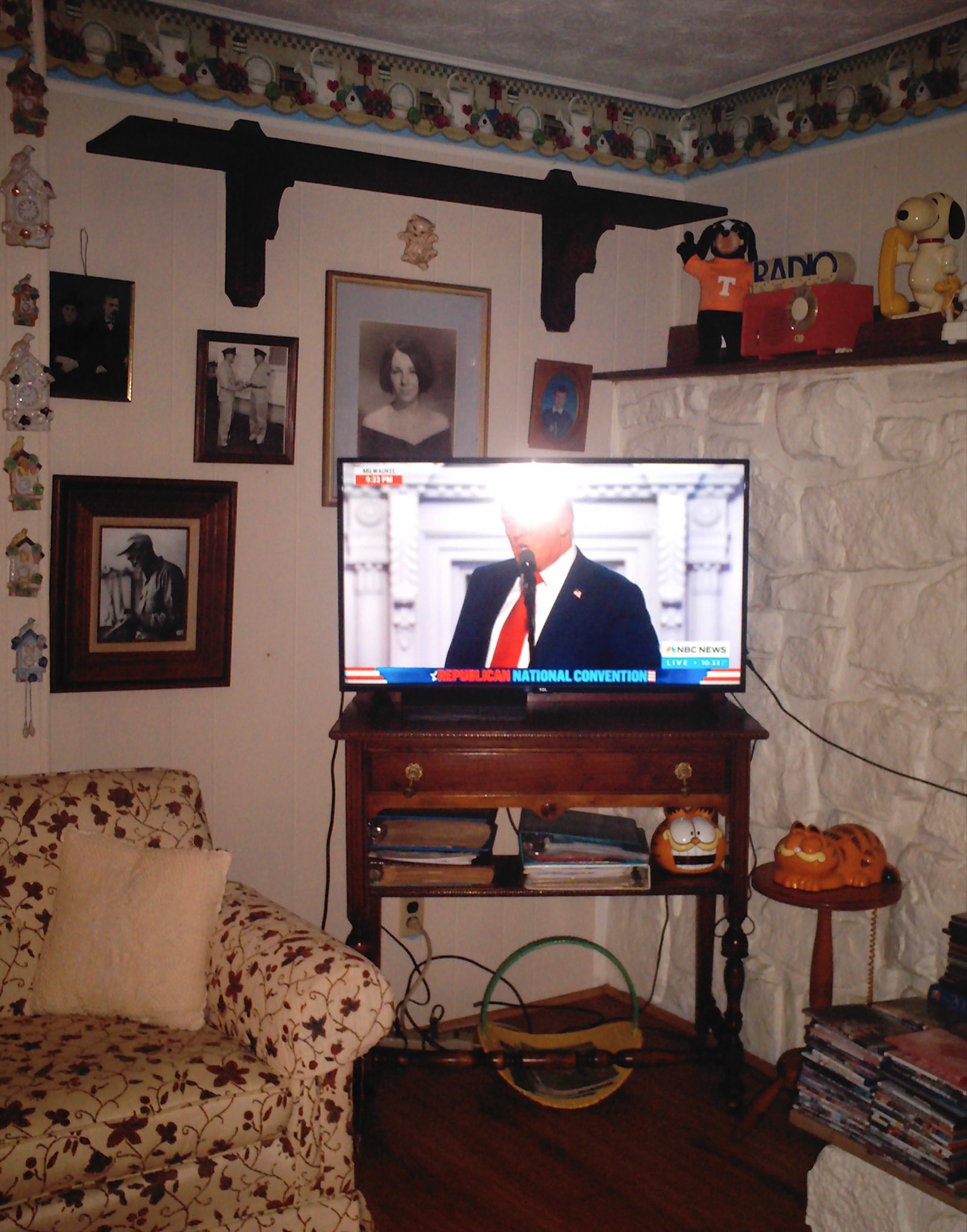 ALD MILWAUNTE 9:33 PM CAN NATIONAL CONVENTIONE NBC NEWS LIVE 10 38 T RADIO