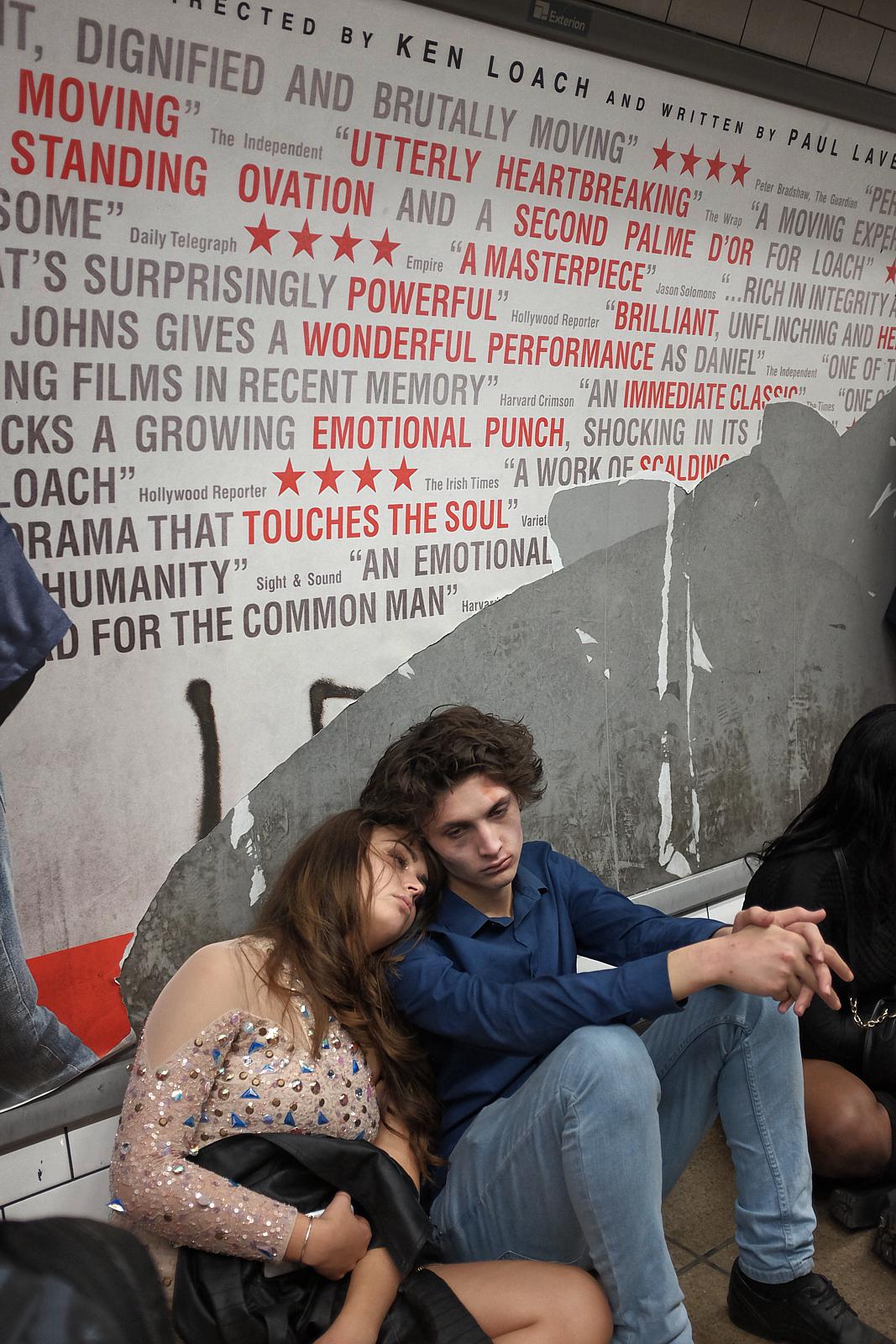 Exterion ECTED IT, DIGNIFIED AND BRUTALLY MOVING" ✶✶✶✶ MOVING" The Independent BY KEN LOACH AND WRITTEN BY PAUL LAVE Peter Bradshaw, The Guardian "PE "UTTERLY HEARTBREAKING" "A MOVING EXPE The Wrap STANDING OVATION AND A SECOND PALME D'OR FOR LOACH ★★★★ ff Jason Solomons.RICH IN INTEGRITY A "BRILLIANT, UNFLINCHING AND HE SOME" Daily Telegraph T'S SURPRISINGLY POWERFUL" Holland Rep Empire "A MASTERPIECE" JOHNS GIVES A WONDERFUL PERFORMANCE AS DANIEL" NG FILMS IN RECENT MEMORY" Harvard Crimson "AN IMMEDIATE CLASSIC CKS A GROWING EMOTIONAL PUNCH, SHOCKING IN ITS OACH" Hollywood Reporter ★★★★ The Irish Times "A WORK OF SCALDING RAMA THAT TOUCHES THE SOUL" varie "AN EMOTIONAL D FOR THE COMMON MAN" Harv HUMANITY" Sight & Sound "ONE OF T The Times ONE 0