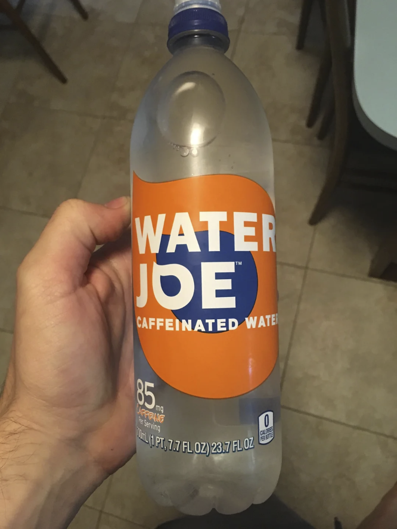 WATER JOE CAFFEINATED WATER 85 mg UFFEINE Per Serving OmL (1 PT, 7.7 FL OZ) 23.7 FL OZ L CALORIES PER BUTTLE