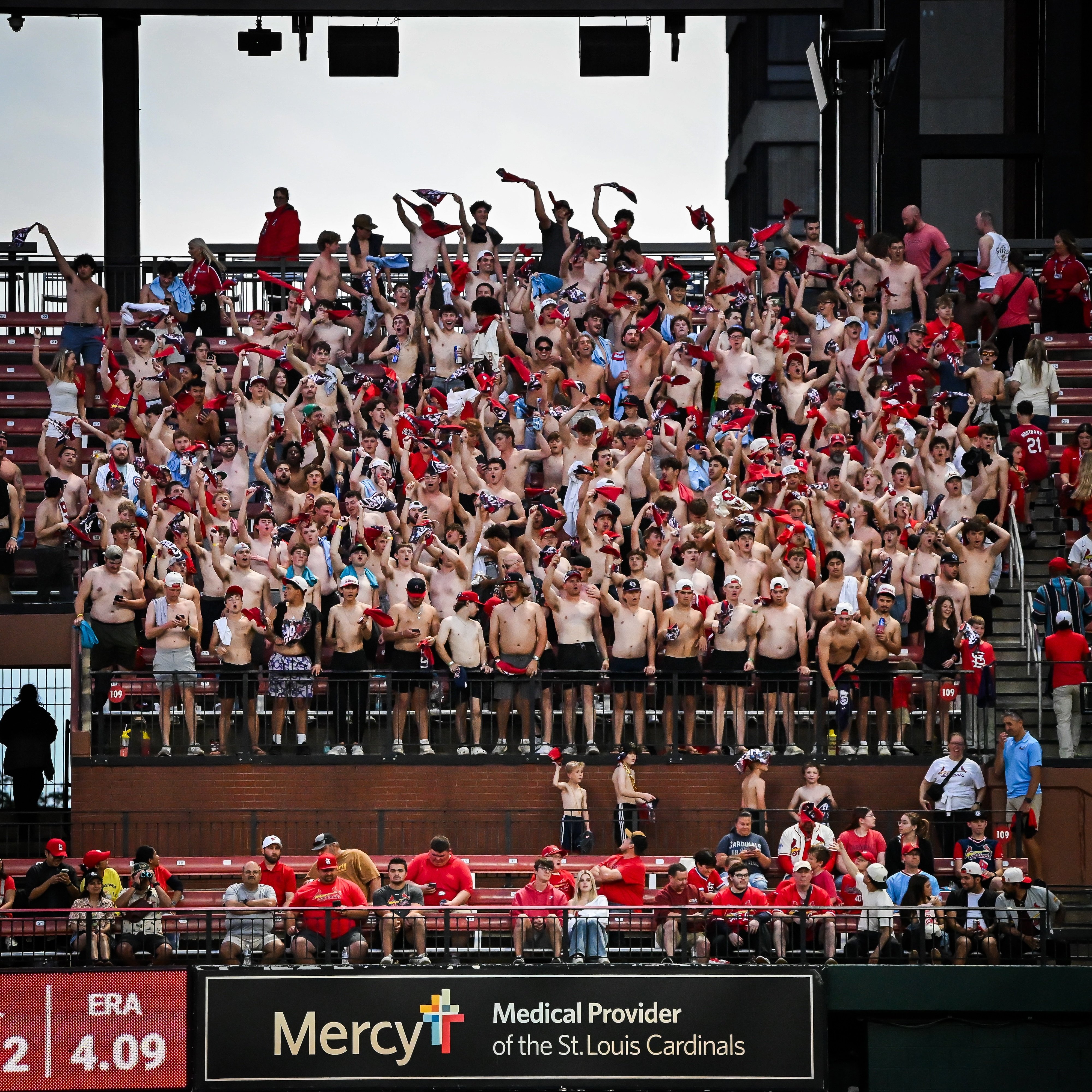 23 O 1 22 21 21 B D 20 20 2 20 20 19 109 REWES 18 17 17 ור 10. CARDINALS vanilinals CAR 12 $5 min 12 11 D S CARDINALS ERA 2 4.09 Mercy* Medical Provider of the St. Louis Cardinals B 40 S 109 an nala Gazze 25 2 25 NOOTBAAR 21 29 109