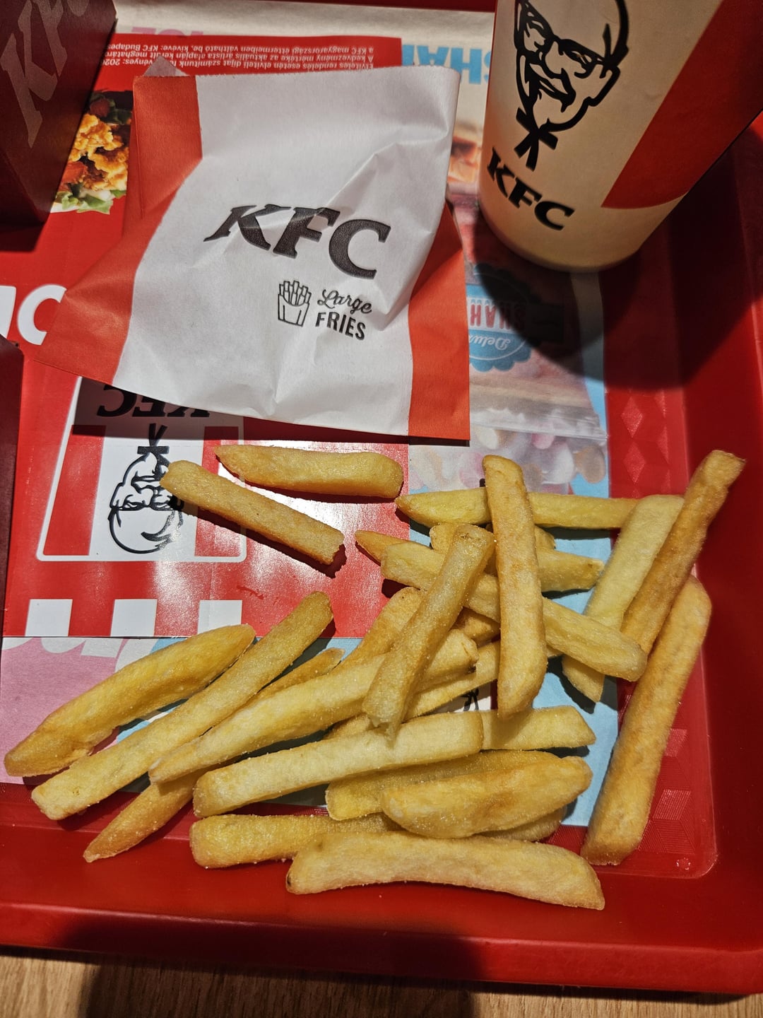 Delus SHAH HA Etviteles rendelés esetén elviteli díjat számítunk vényes: 202 A kedvezmény mértéke az aktuális árlista alapján kerult meghatáro a KFC magyarországi éttermeiben váltható be, kivéve: KFC Budapes