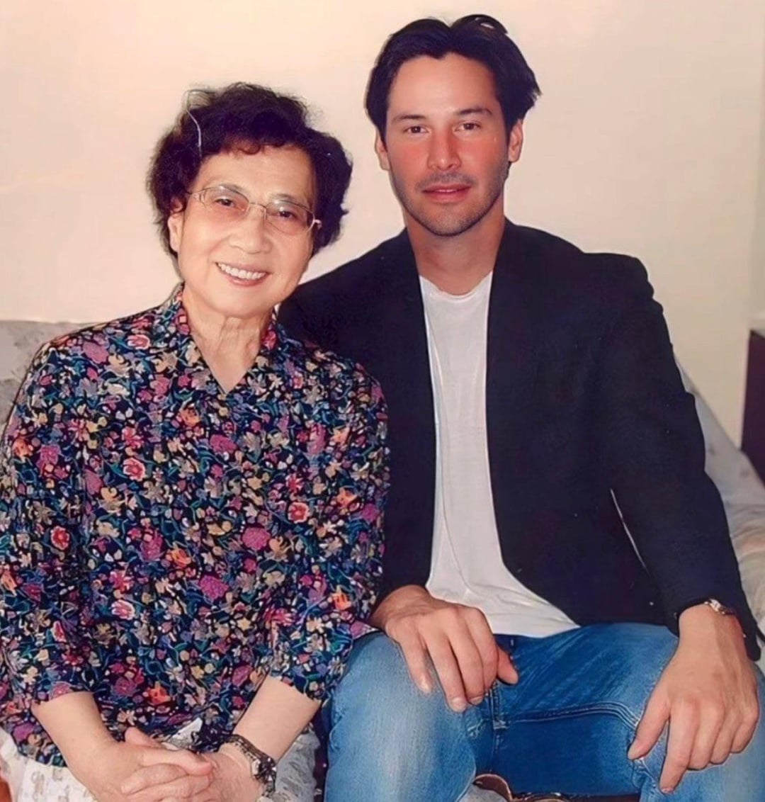 Keanu Reeves and his grandmother in Hawaii, 1996